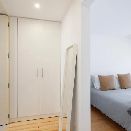 In Cozy In Chiado In Shared House Konukevi Lisboa