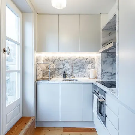 Konukevi In Cozy In Chiado In Shared House