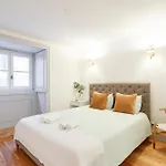 Pensionat In Cozy In Chiado In Shared House Lisboa